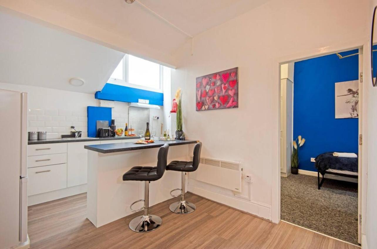 5 Minute Walk From Bury City Centre -1 Bed Flat ภายนอก รูปภาพ