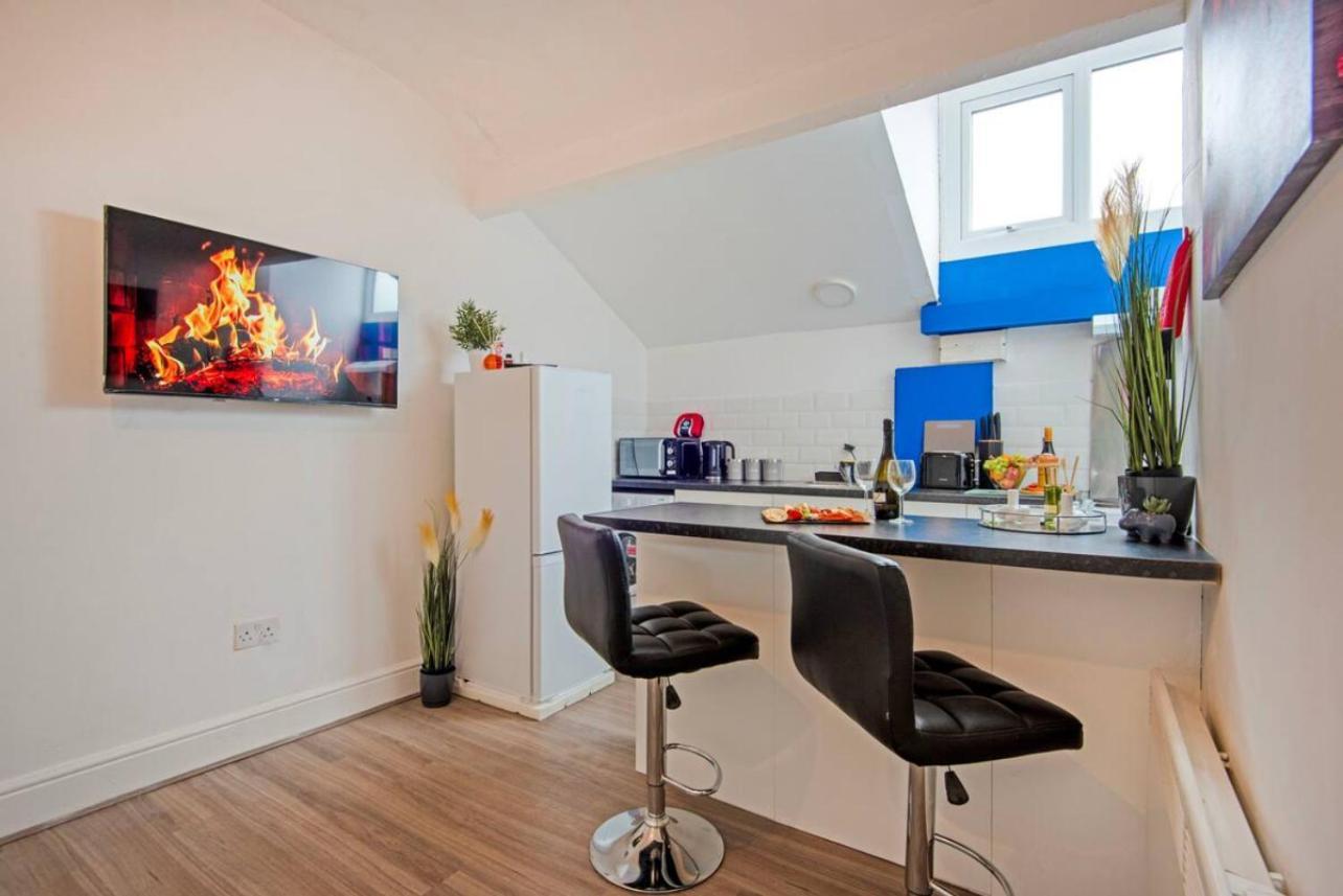 5 Minute Walk From Bury City Centre -1 Bed Flat ภายนอก รูปภาพ